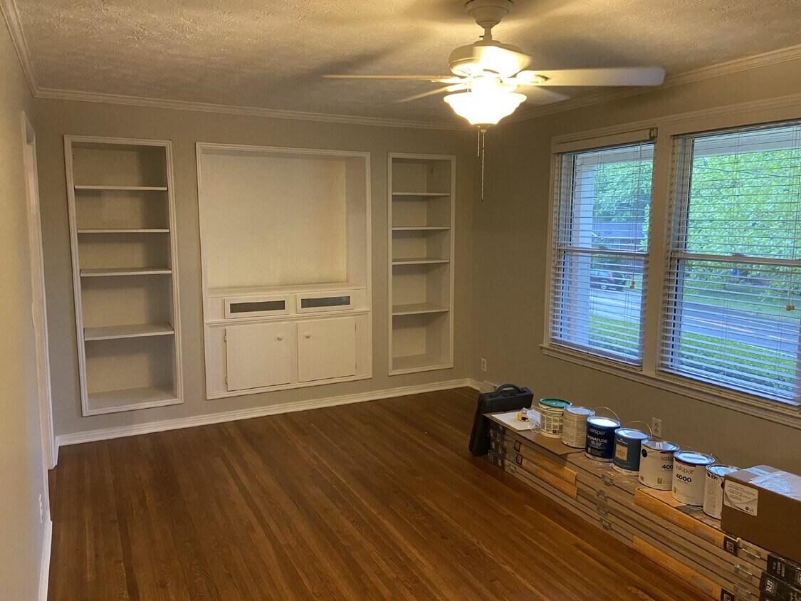 Primary Photo - "Charming 3-Bedroom Home with Spacious Lay...