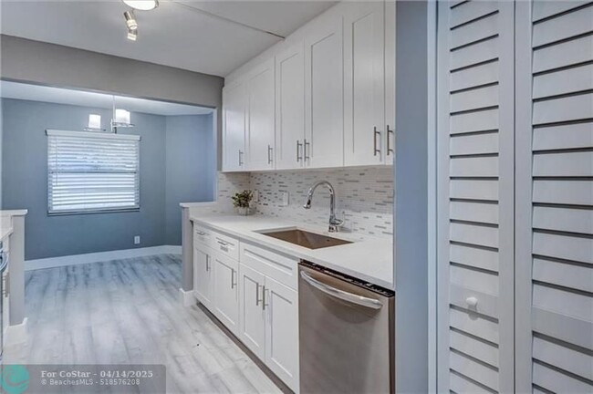 Building Photo - 1704 Andros Isle