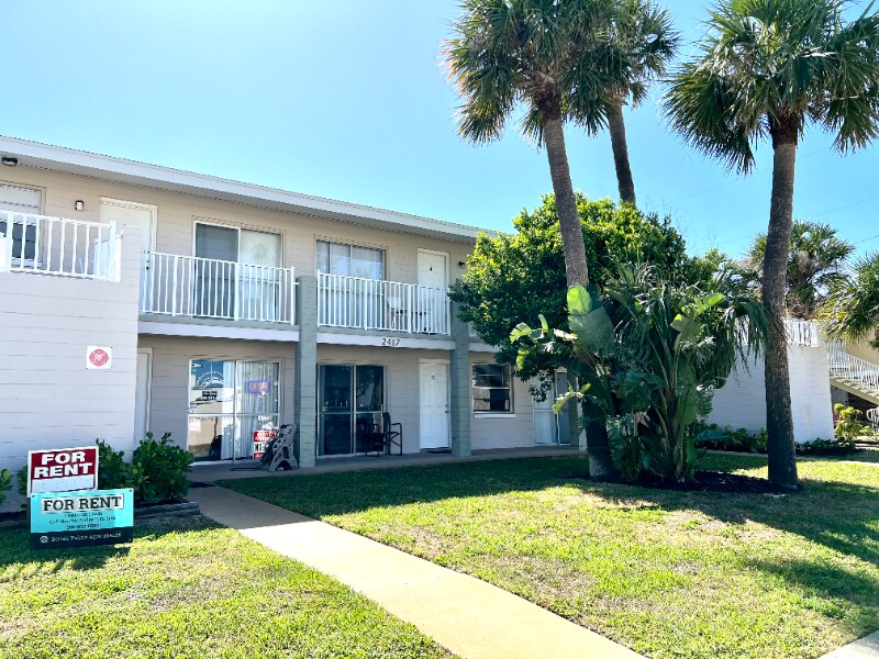 Foto principal - 2417 N Oleander Ave