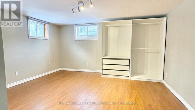 Building Photo - 818 Buttonbush Ct