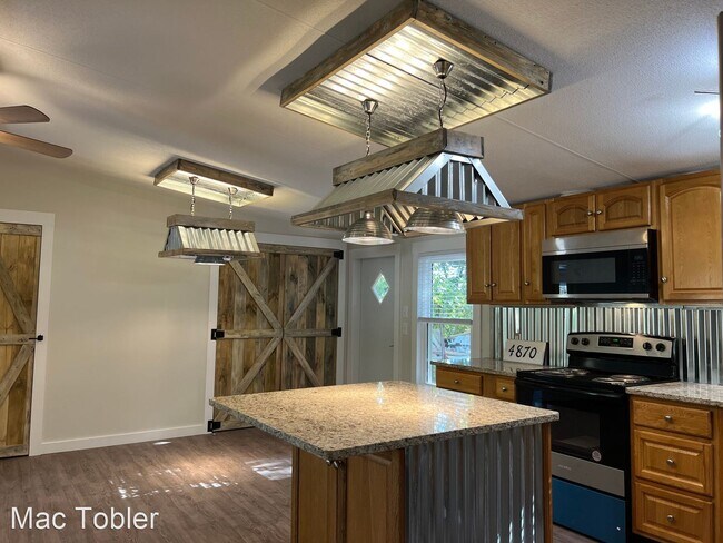 Foto del edificio - 4 br, 2 bath House - 4870 Harrison Lane