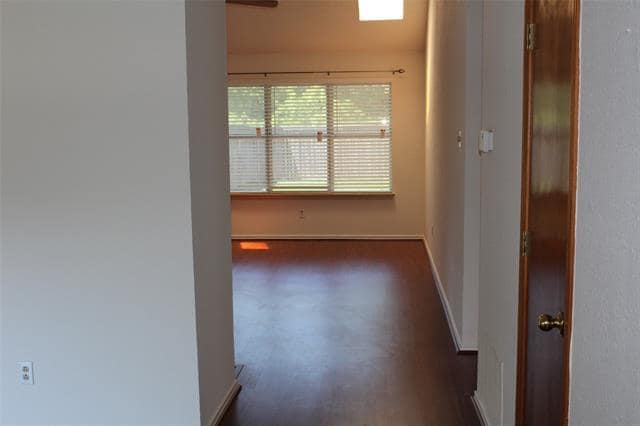 Building Photo - 3805 Silver Maple Dr