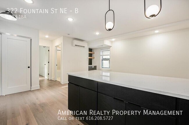 Foto del edificio - 322 Fountain St NE