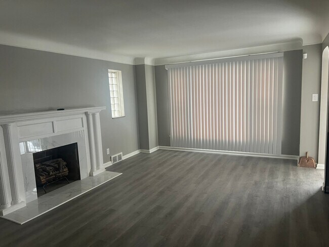 Foto del edificio - 8075 Freda St