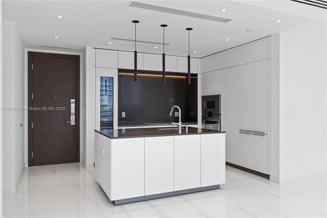 Foto del edificio - 300 Biscayne Blvd Way