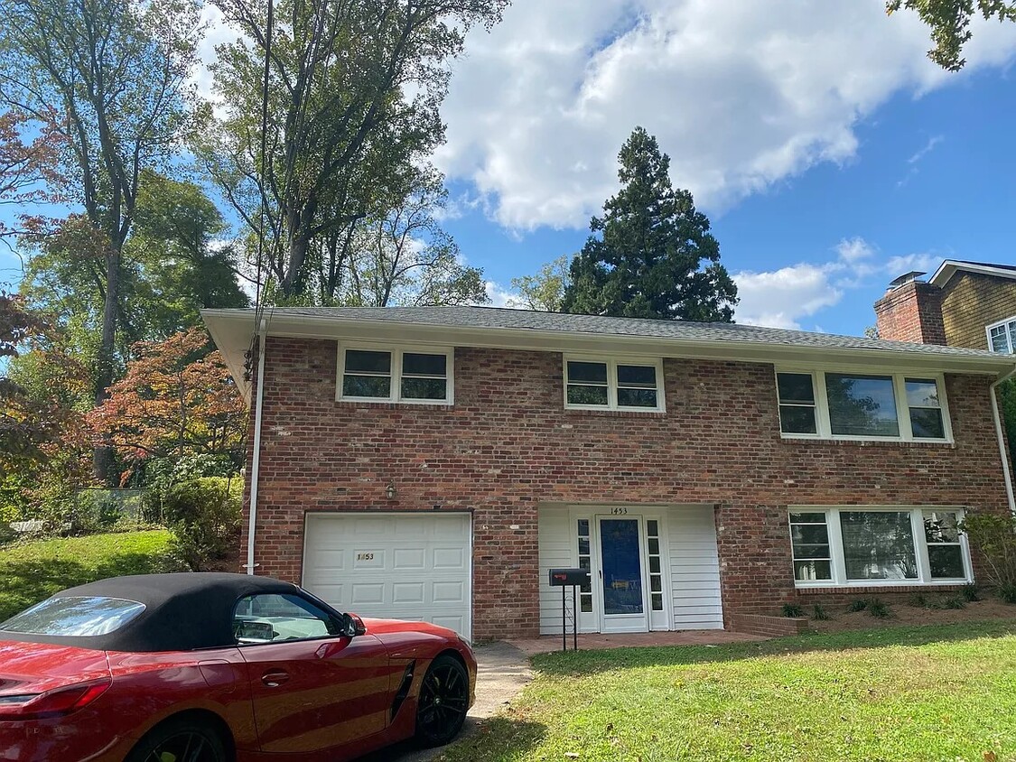 Primary Photo - 1453 Waggaman Cir