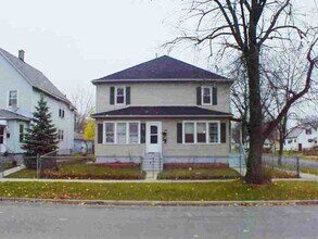 Building Photo - 853 Adams St