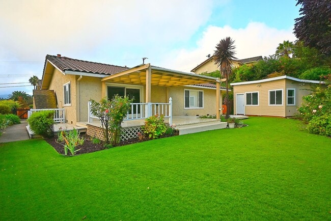 Photo - $3,950 -- STUNNING 4B/2BTH HOME IN BRIAR H...