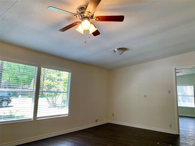 Building Photo - 81 Ridgeway Dr