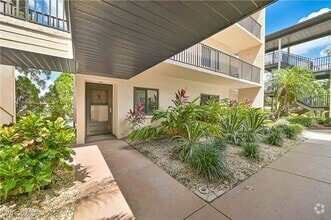 Building Photo - 13011 Cross Creek Blvd