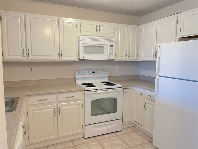 Building Photo - 500 Colonial Dr