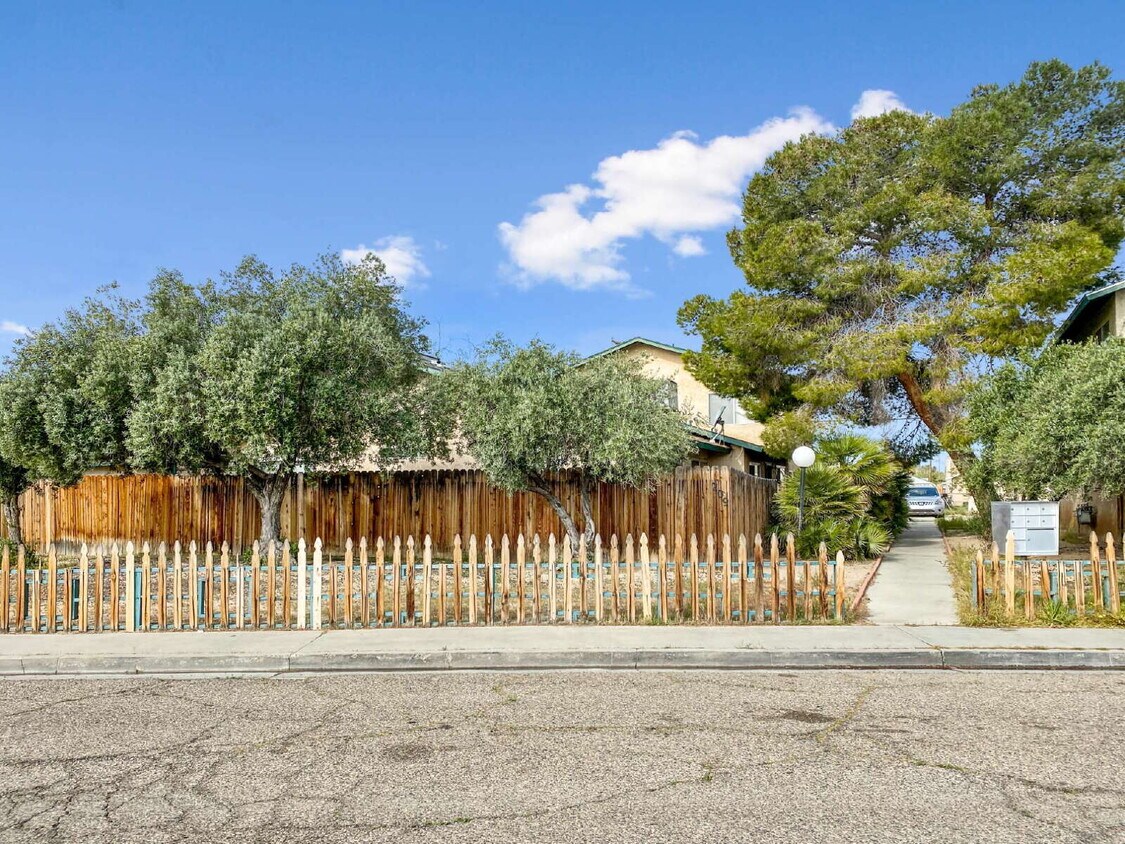 Foto principal - 209 N Alvord St