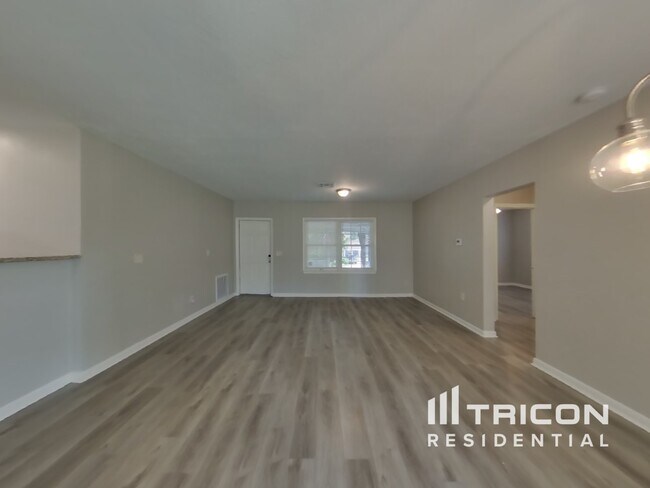 Foto del edificio - 1211 E Crenshaw St