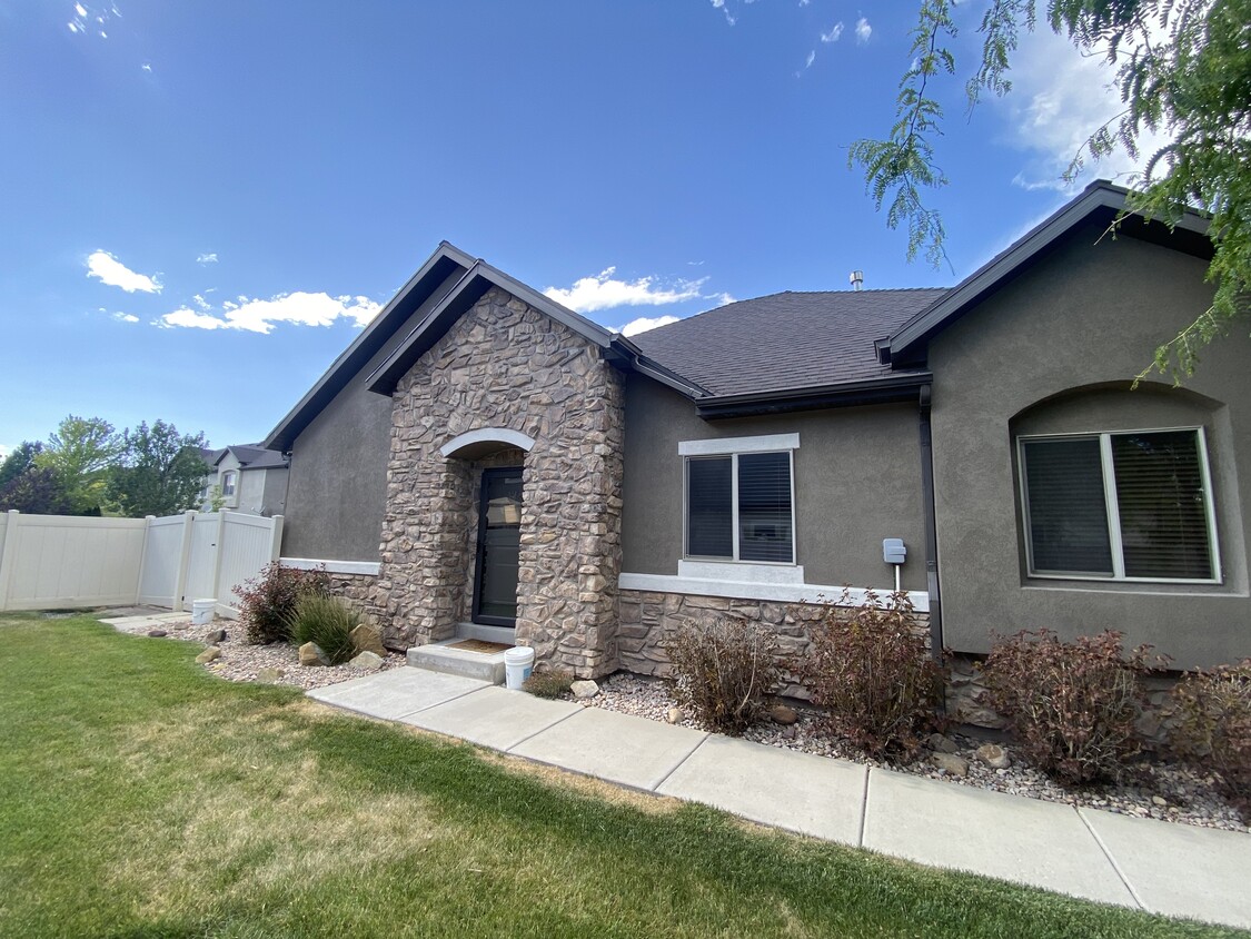 Primary Photo - 2286 S 1875 W