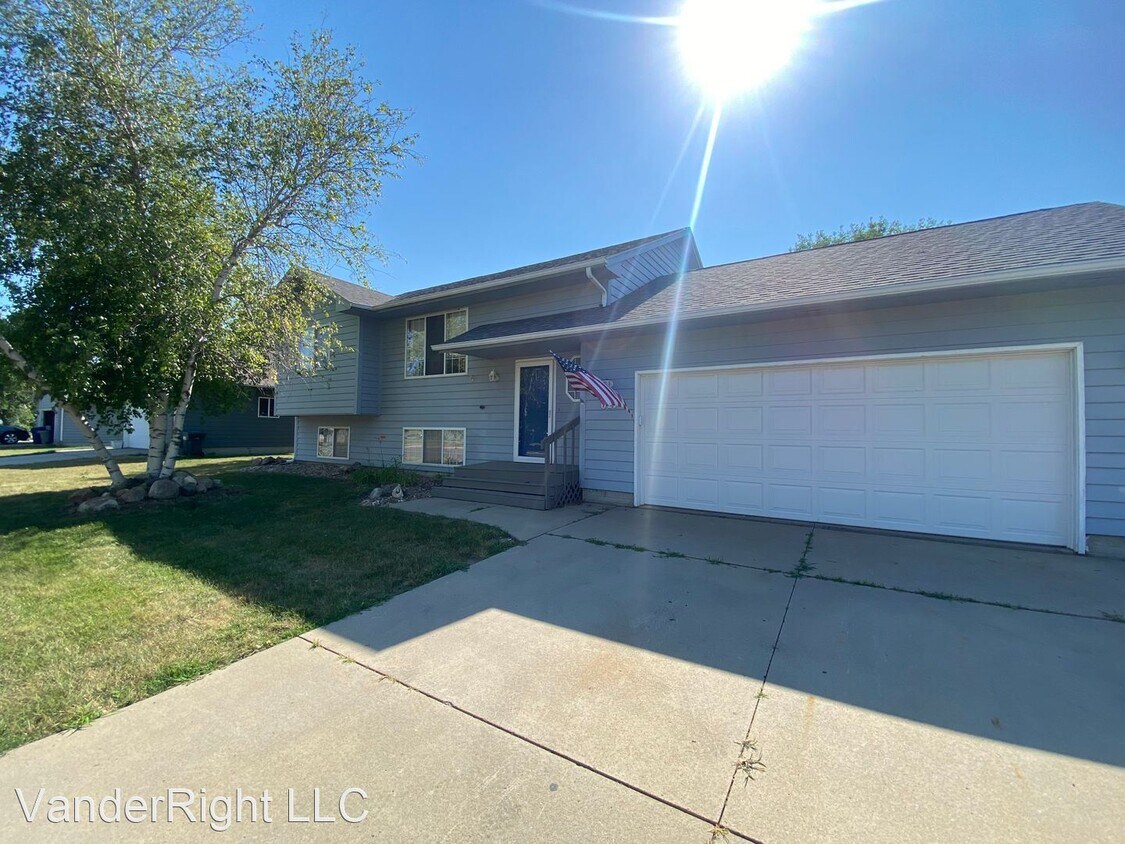 4 br, 2 bath House 627 Hickory Ln House for Rent in Harrisburg, SD