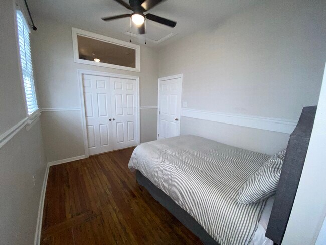 Foto del edificio - 4221 S Carrollton Ave