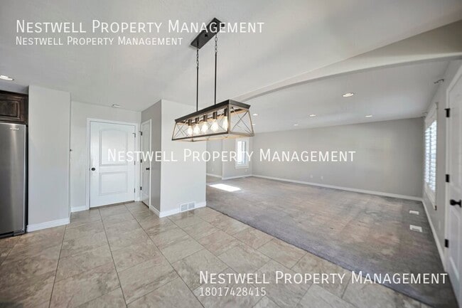 Building Photo - Charming Home in Quiet Cul-de-Sac with Mou...