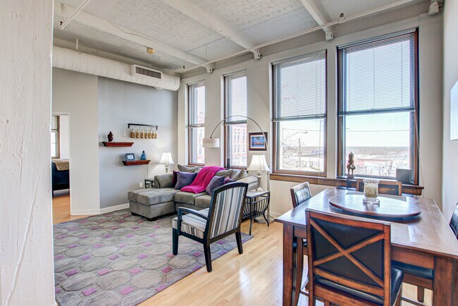 Foto del edificio - 1133 W 9th St
