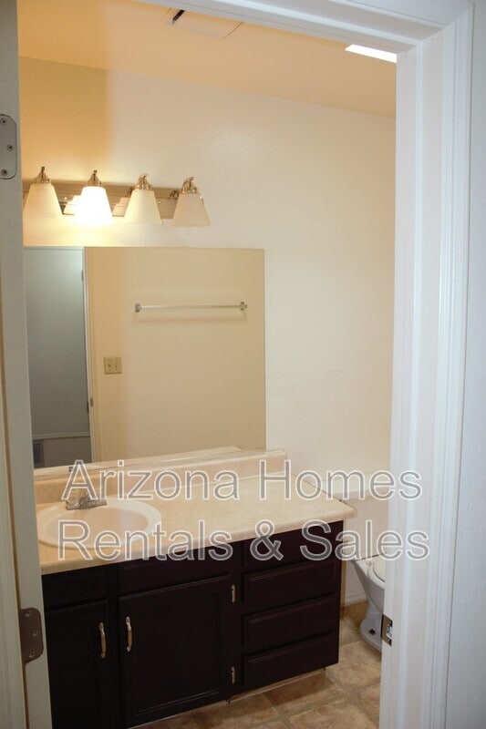 Building Photo - 608 S Liana Ct