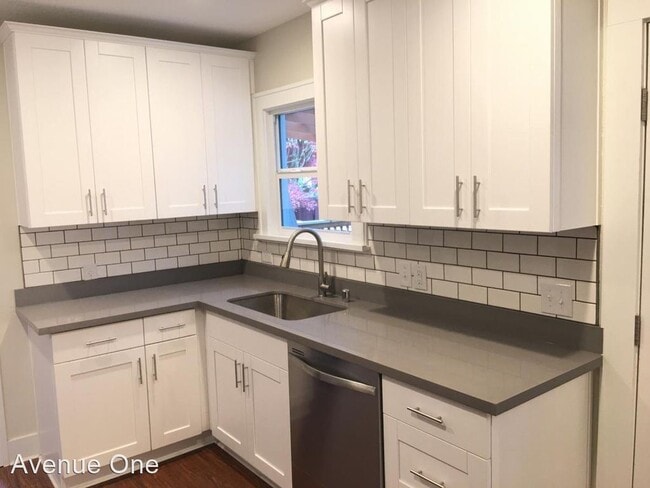 Building Photo - 5 br, 4 bath House - 14008 Stone Ave N