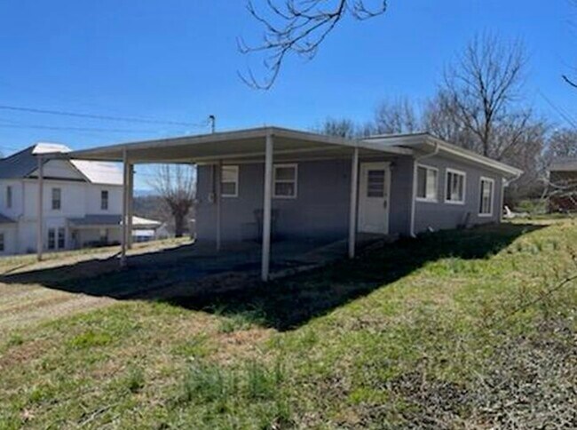 Building Photo - 300 N Hardin St