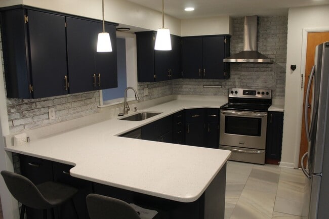 Foto del edificio - 4 Bedroom Ranch Home in Avon!