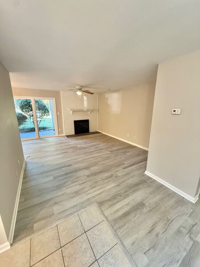 Foto del edificio - South Charlotte 2 Bedroom Garden Unit, Immediate move in!