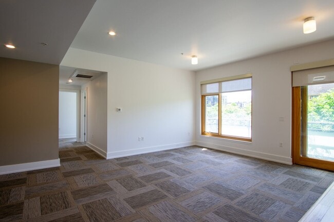 Building Photo - Stylish and Modern 2-Bedroom in Slabtown R...