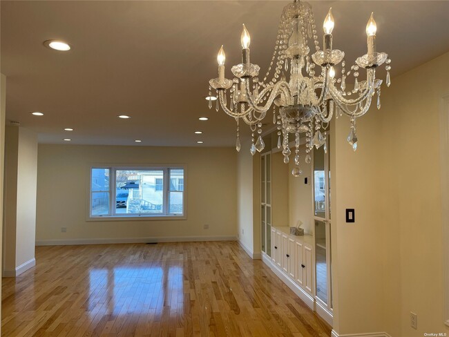 Building Photo - 17 Wood Ln