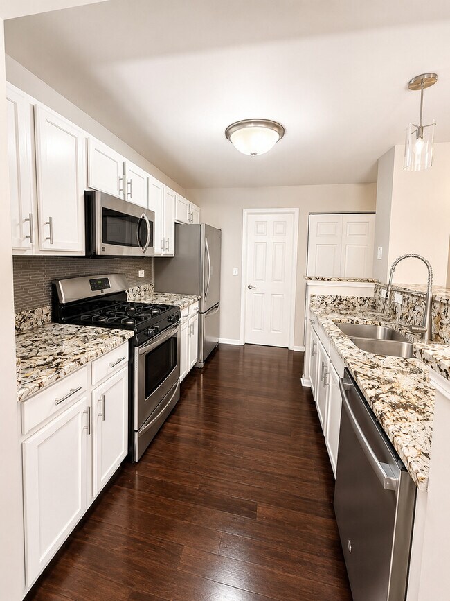 Foto del edificio - 2338 Stoughton Cir