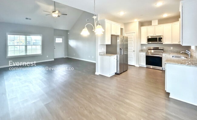Building Photo - 1408 Pipeline Ave