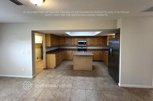 Foto del edificio - 832 SE Thornhill Dr