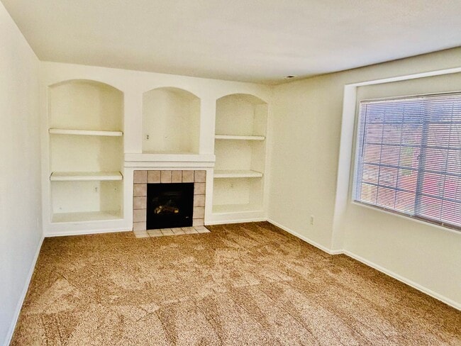 Photo - Upper 2 bed, 2 bath Condo on Leland for rent!