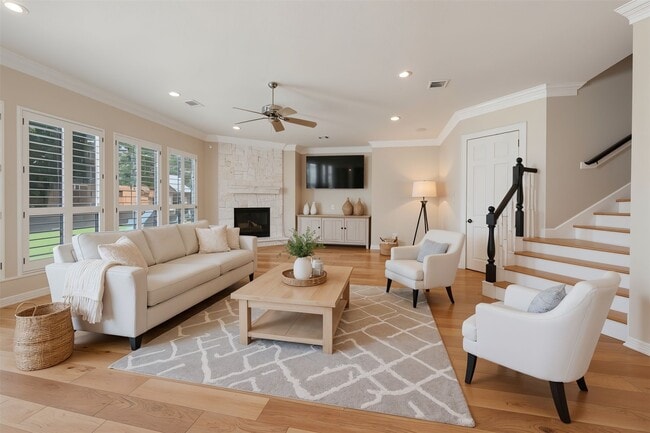 Building Photo - 15222 Hilltop View Dr