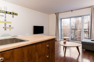 Building Photo - 1407 Rue Aylwin