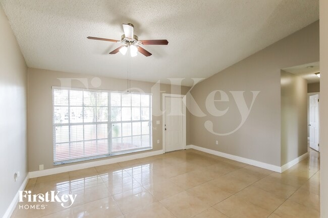 Foto del edificio - 8410 NW 27th Pl