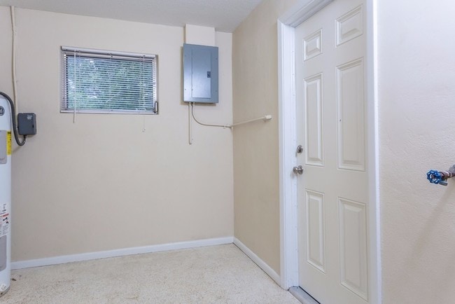 Building Photo - 1806 Dodge Cir N