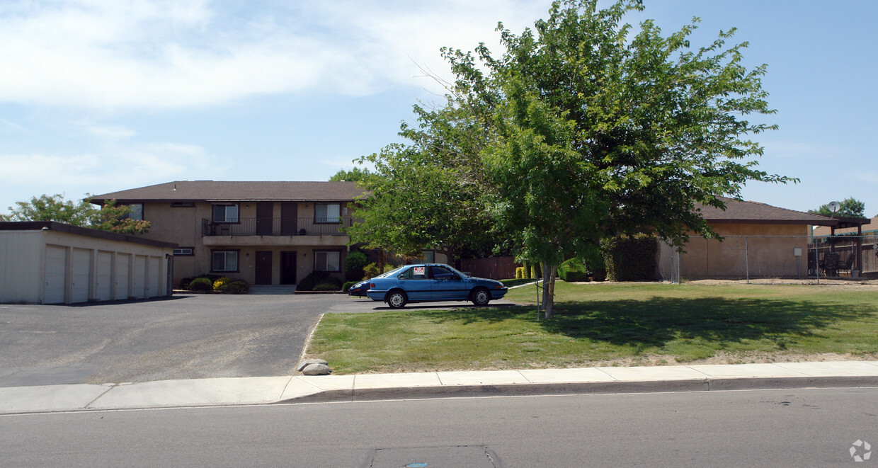 Primary Photo - Desert View Apartments