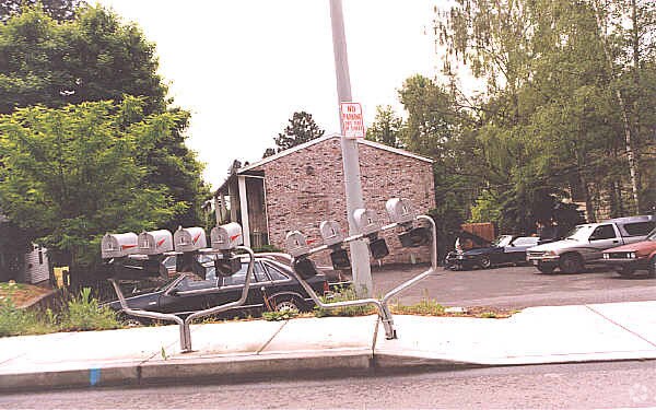 Primary Photo - Greenburg Townhomes
