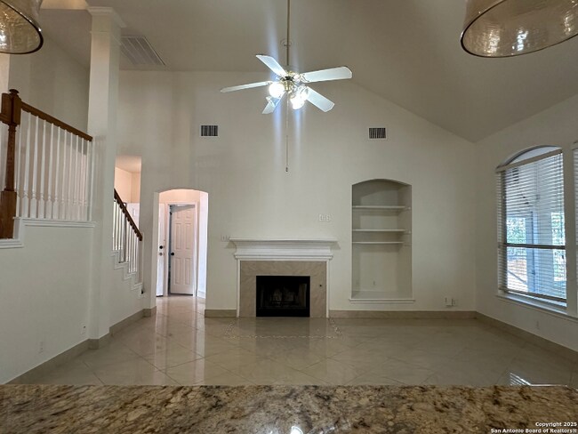 Foto del edificio - 12360Hart Crest