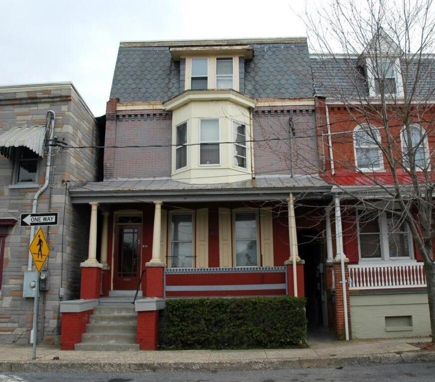 Building Photo - 205 Church St