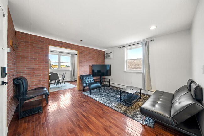 Building Photo - 138 76th St