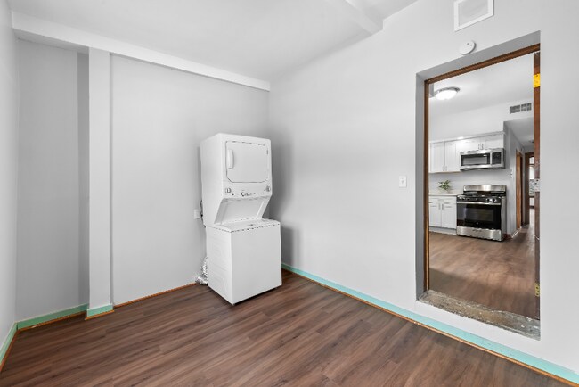 Foto del edificio - 879 N Richmond St