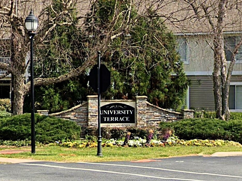 Building Photo - 9519 University Terrace Dr