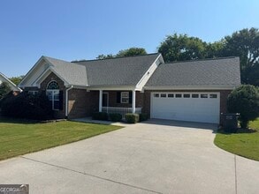 Building Photo - 134 Brookstone Dr SW