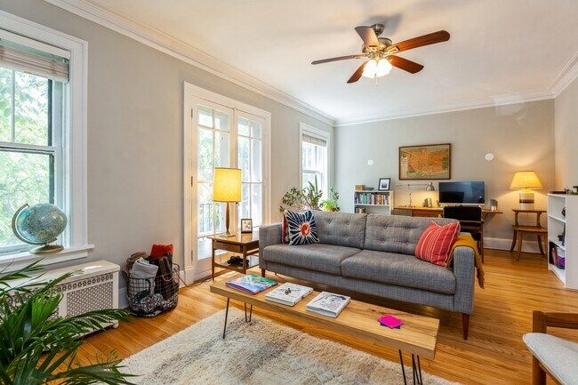 Foto del edificio - 548 W Fullerton Pkwy