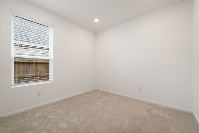 Building Photo - 6742 Sunset Velvet Dr