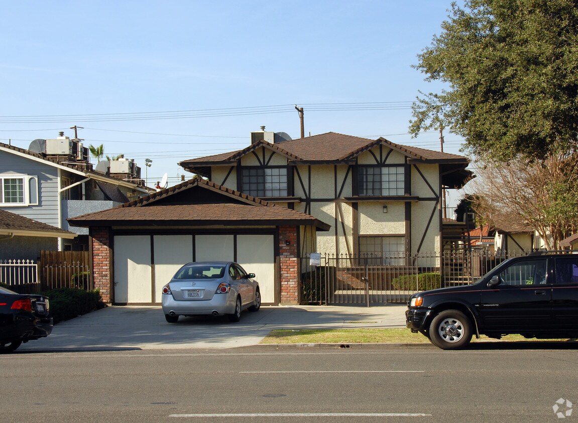 Primary Photo - 313-317 N San Gabriel Ave