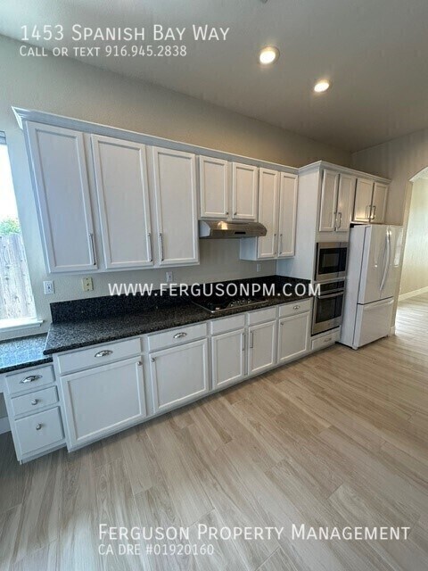Foto del edificio - 1453 Spanish Bay Way