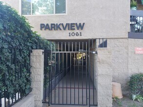 Building Photo - 1061 Park Ave